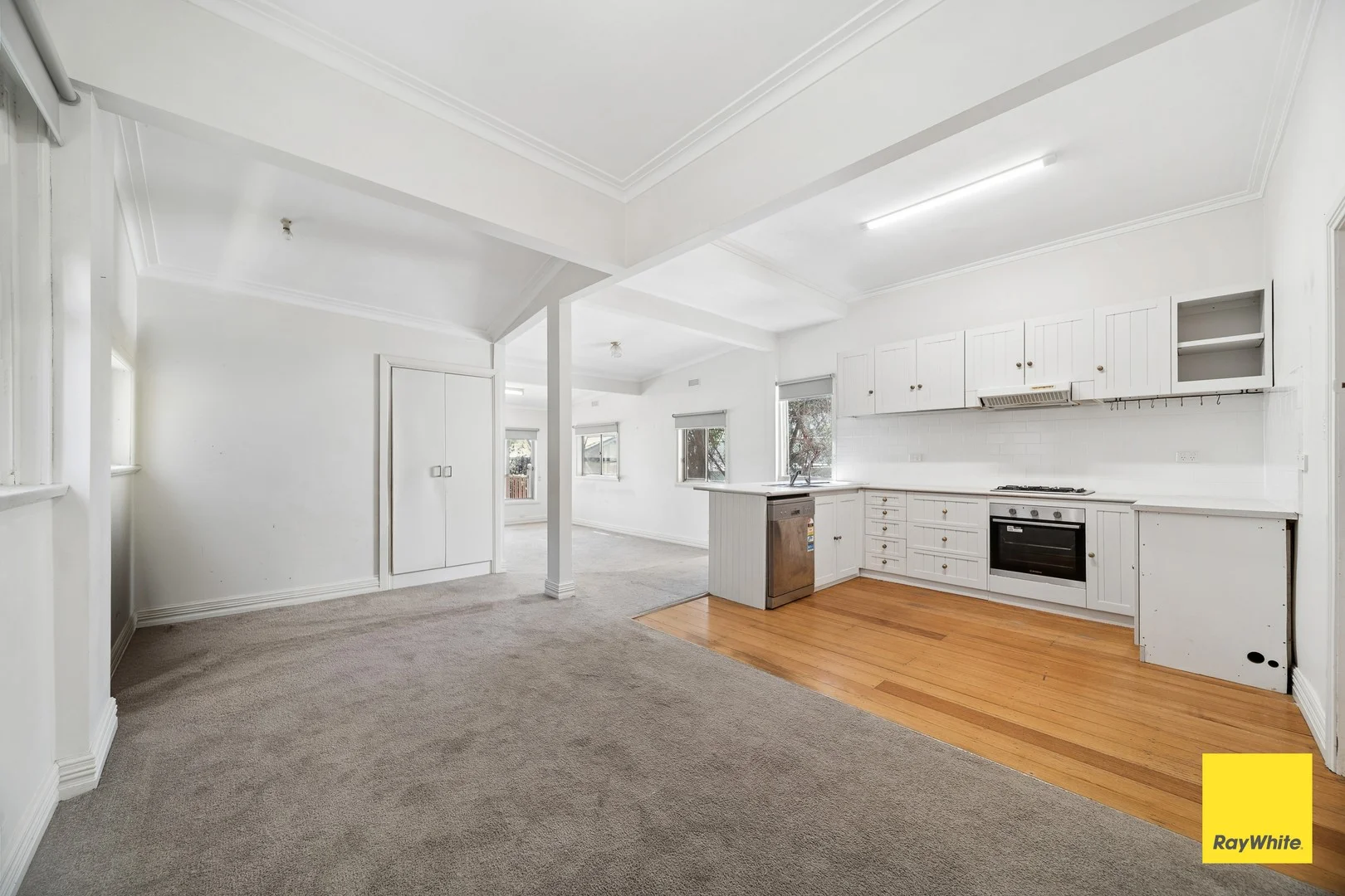 80 Gladstone Street, Quarry Hill VIC 3550
