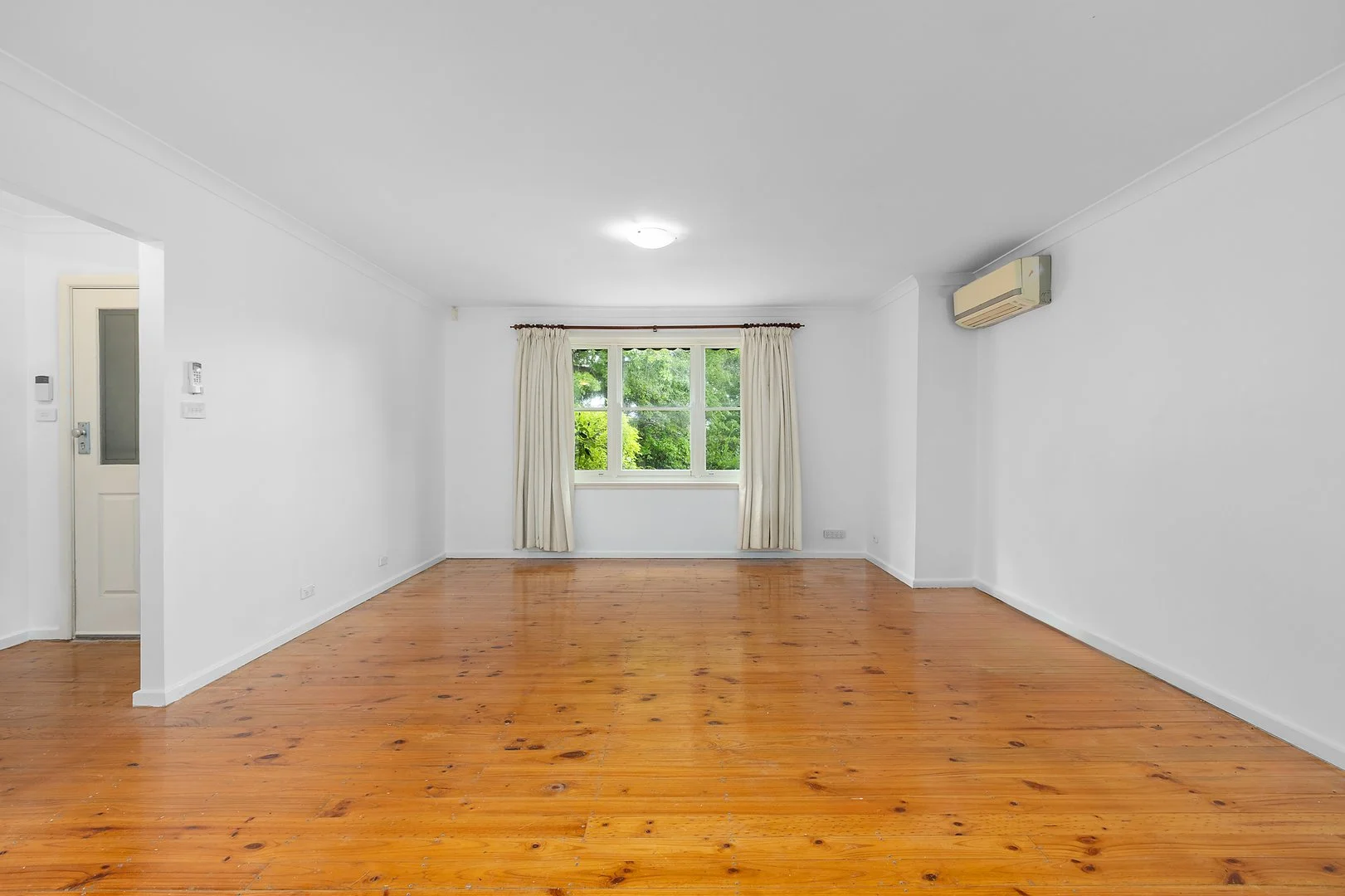 Additional image 3 of 4 Carnegie Cres, Narrabundah ACT 2604