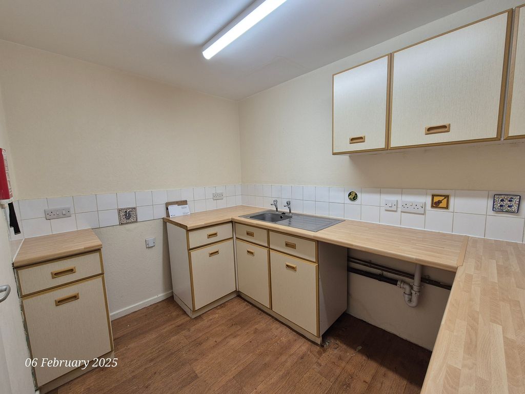 Additional image 8 of 2 bed flat to rentPenrhyn Road, Colwyn Bay LL29