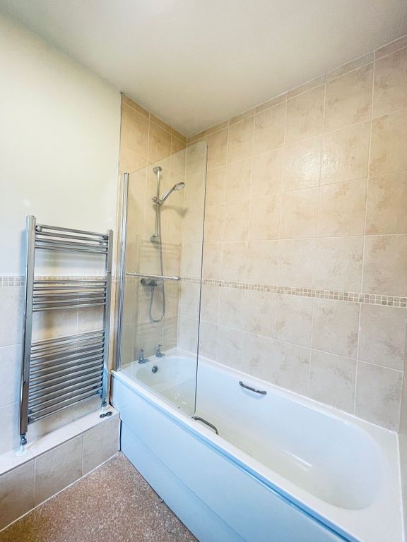 Additional image 11 of 3 bed semi-detached house to rentChance Lane, Malvern WR14
