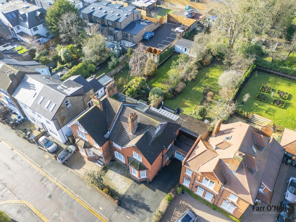 Additional image 34 of 5 bed semi-detached house to rentKings Avenue, Buckhurst Hill IG9