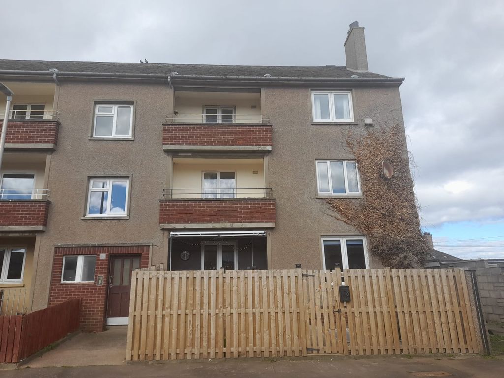 2 bed flat to rentHutchison Court, St Andrews, Fife KY16