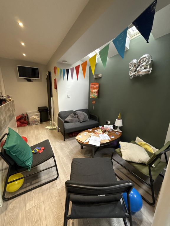 7 bed shared accommodation to rentMackintosh Place, Cardiff CF24 photo 4