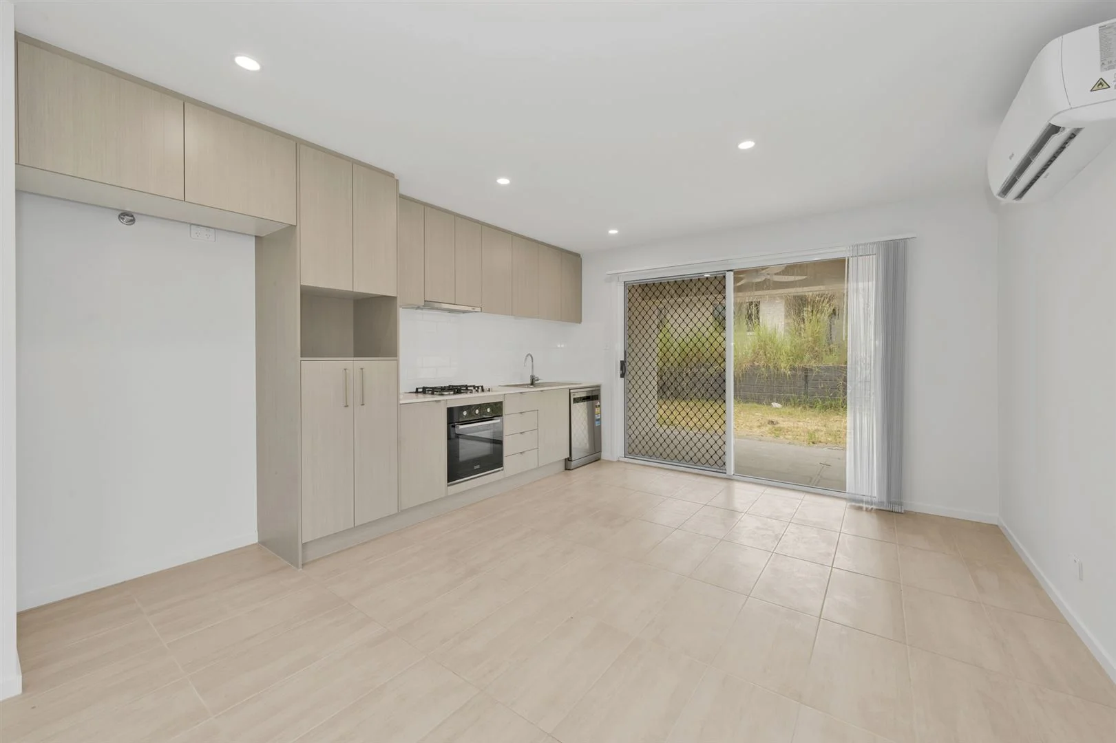 2/16 Sunflower Court, Ripley QLD 4306