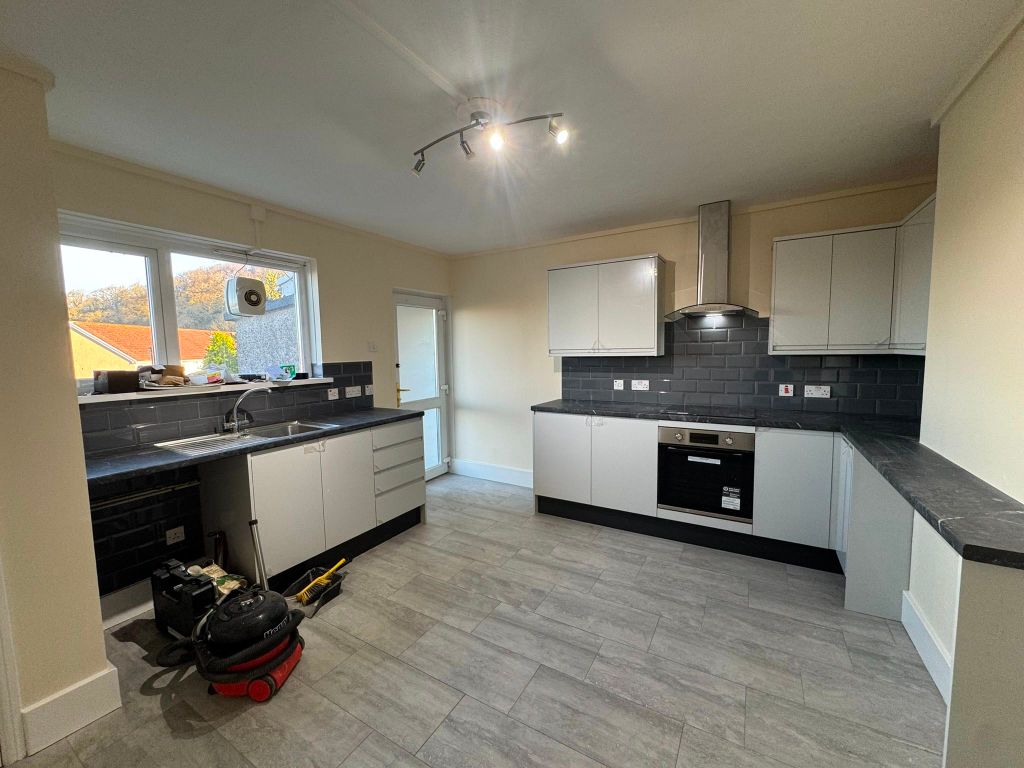 Additional image 2 of 2 bed flat to rentElder Road, Baglan, Port Talbot SA12