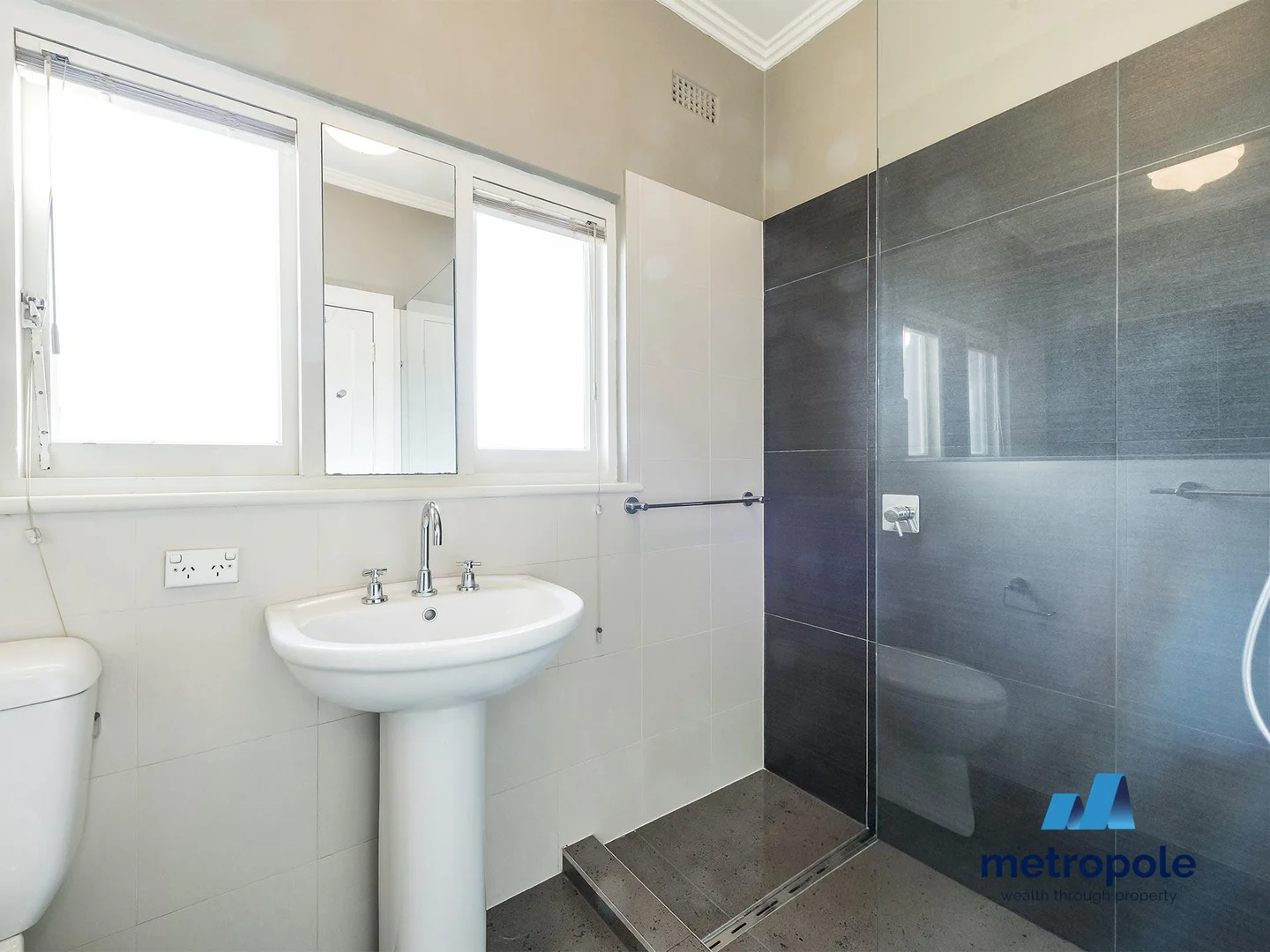 Additional image 5 of 4/8 Raith Court, St Kilda East VIC 3183