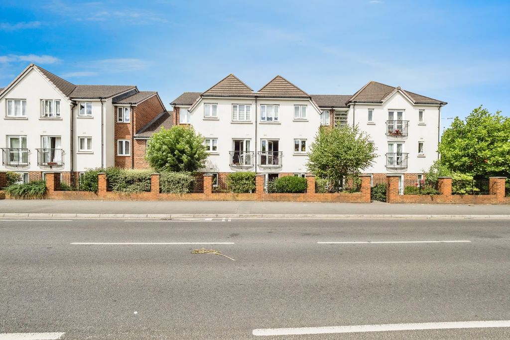 1 bed flat for saleWhite Hart Lane, Romford RM7