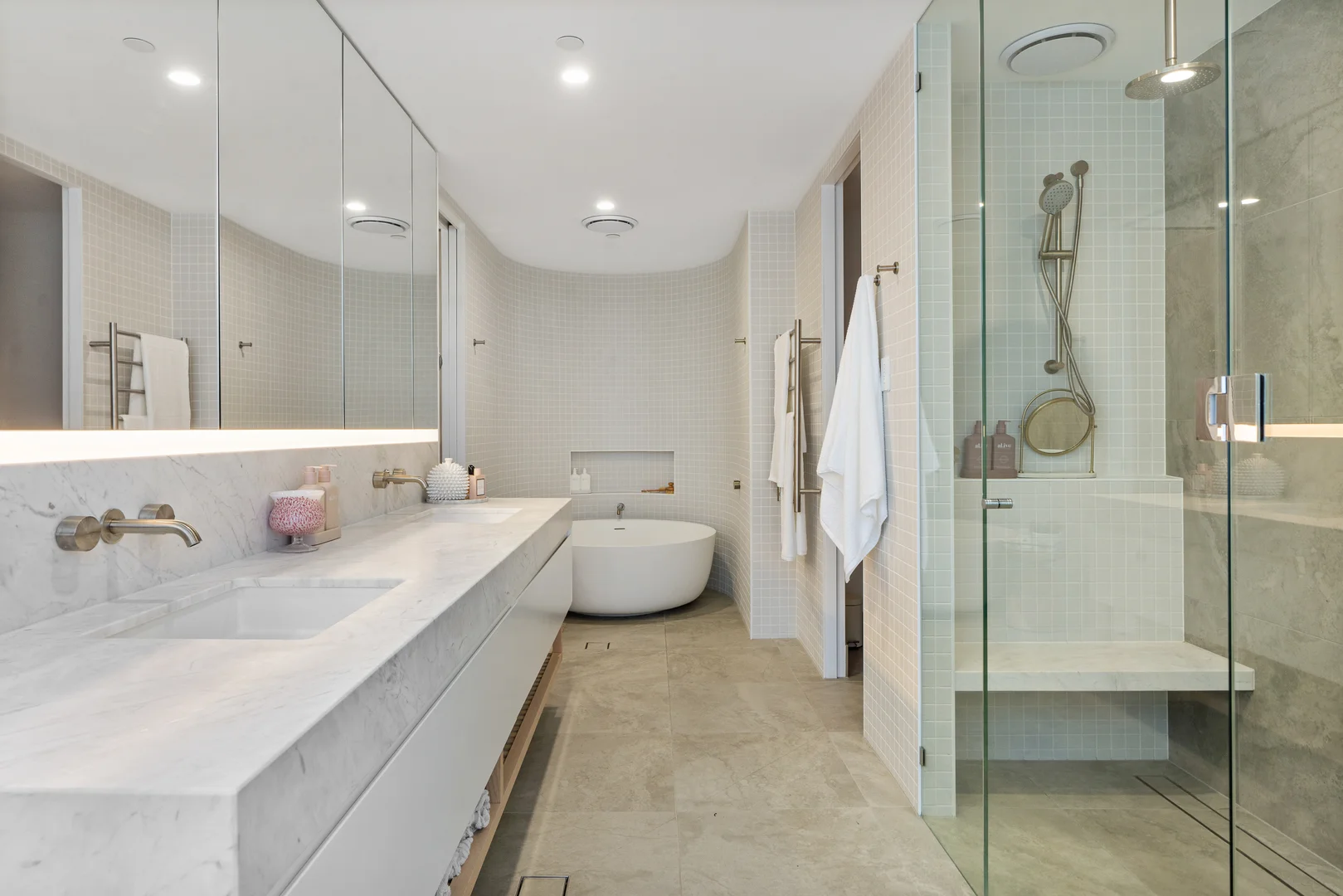 Additional image 26 of 1/24 Woodroffe Avenue, Main Beach QLD 4217