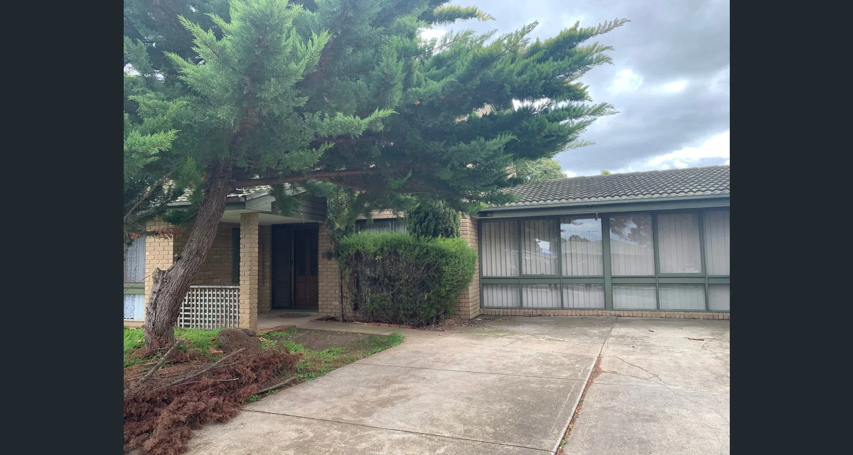21 Chelmsford Way, Melton West VIC 3337