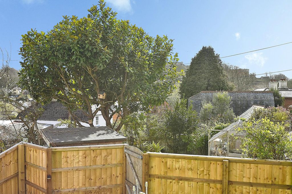 Additional image 15 of 3 bed property to rentHigh Street, Carisbrooke, Newport PO30