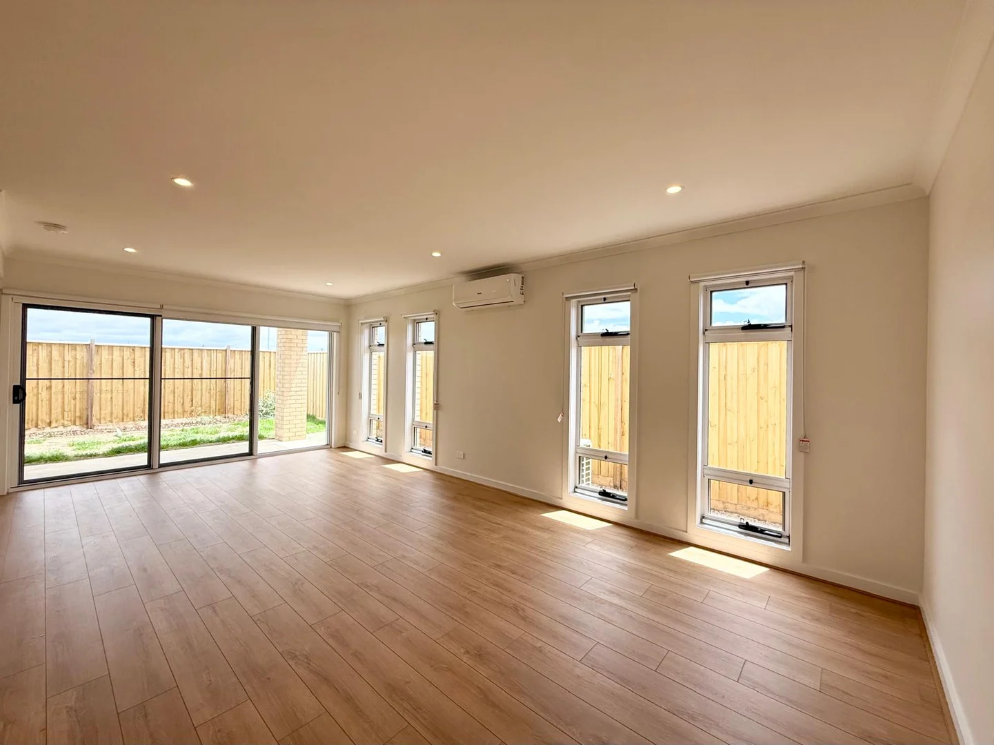 Additional image 2 of 15 Cotswold St, Mambourin VIC 3024