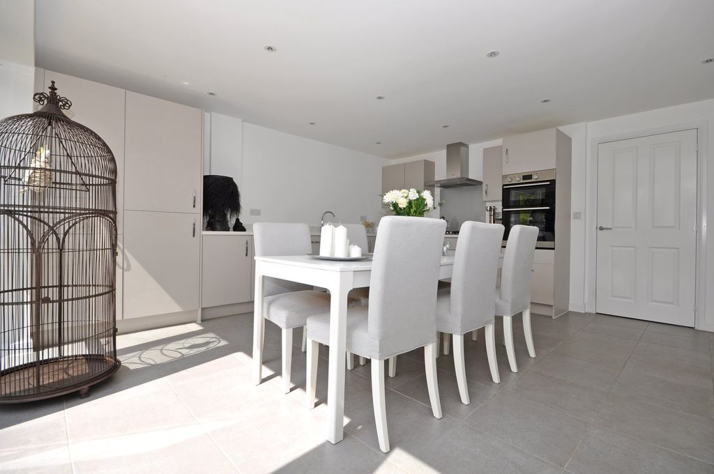 Additional image 8 of 4 bed semi-detached house to rentClover Drive, Cheltenham GL52