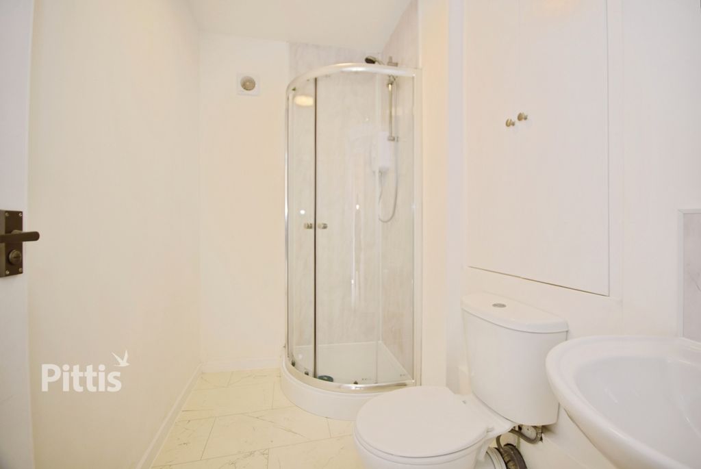 Additional image 8 of 3 bed flat to rentPyle Street, Newport PO30
