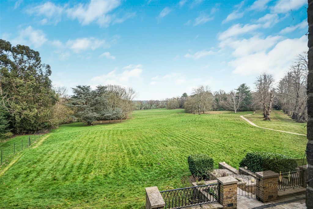 Additional image 3 of 9 bed detached house to rentHadley Green Road, Barnet EN5
