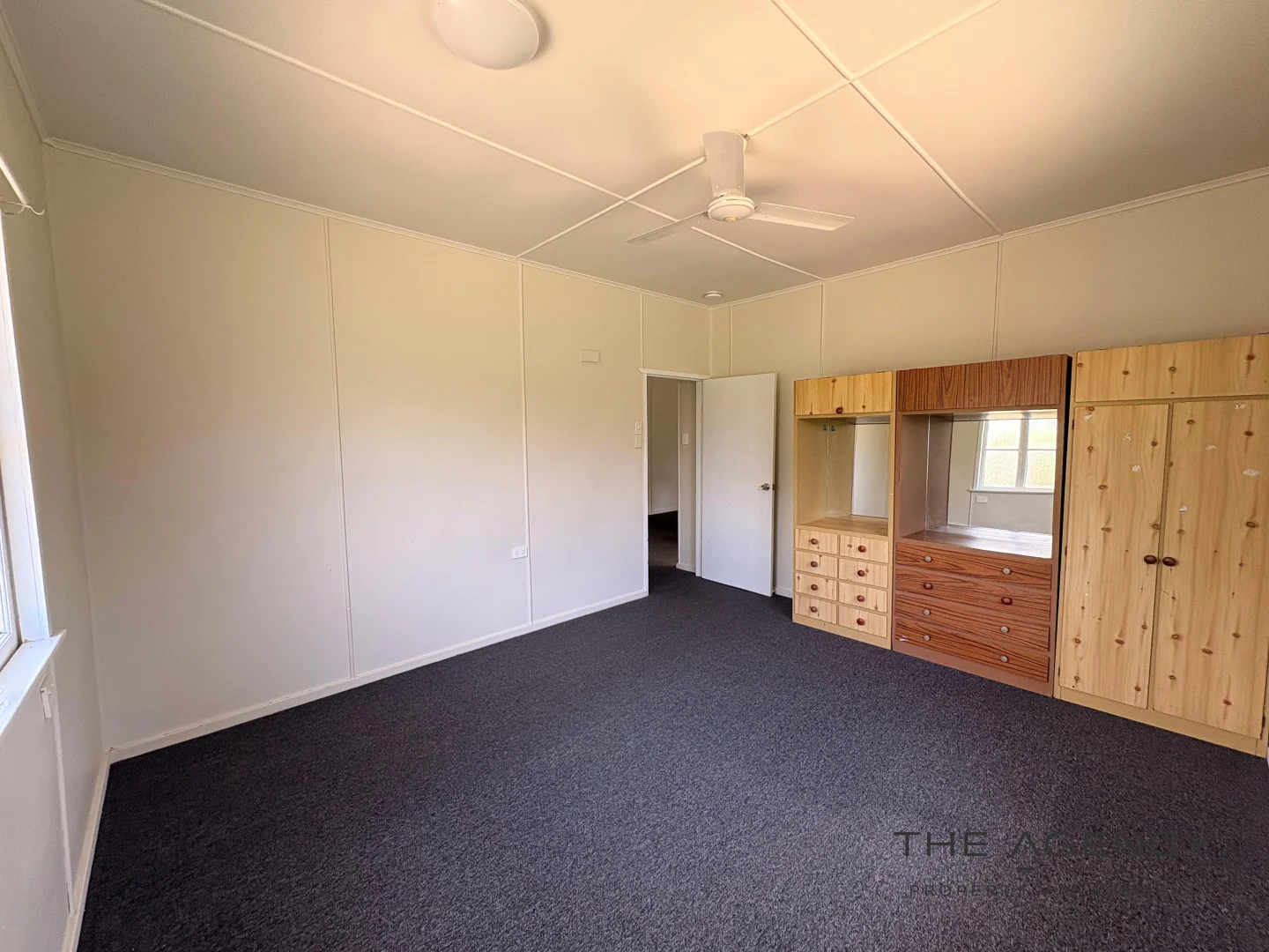 8 Sheil Cres, Mount Morgan QLD 4714 photo 5
