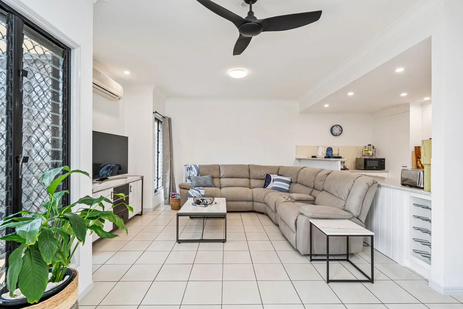 Additional image 6 of Unit 2/175 Torquay Rd, Scarness QLD 4655