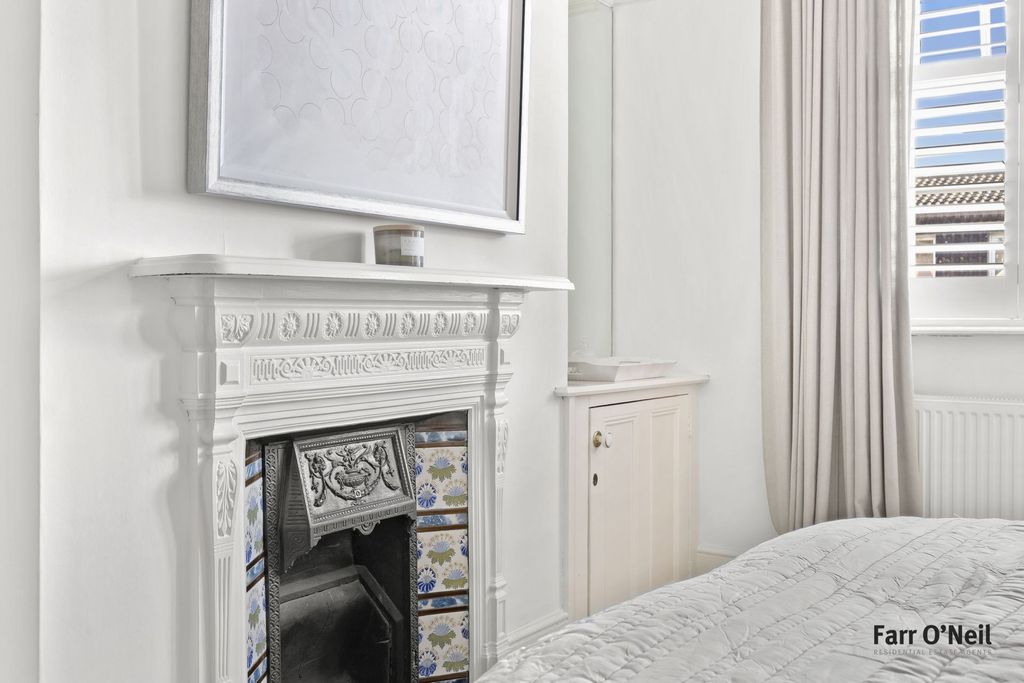 Additional image 27 of 5 bed semi-detached house to rentKings Avenue, Buckhurst Hill IG9