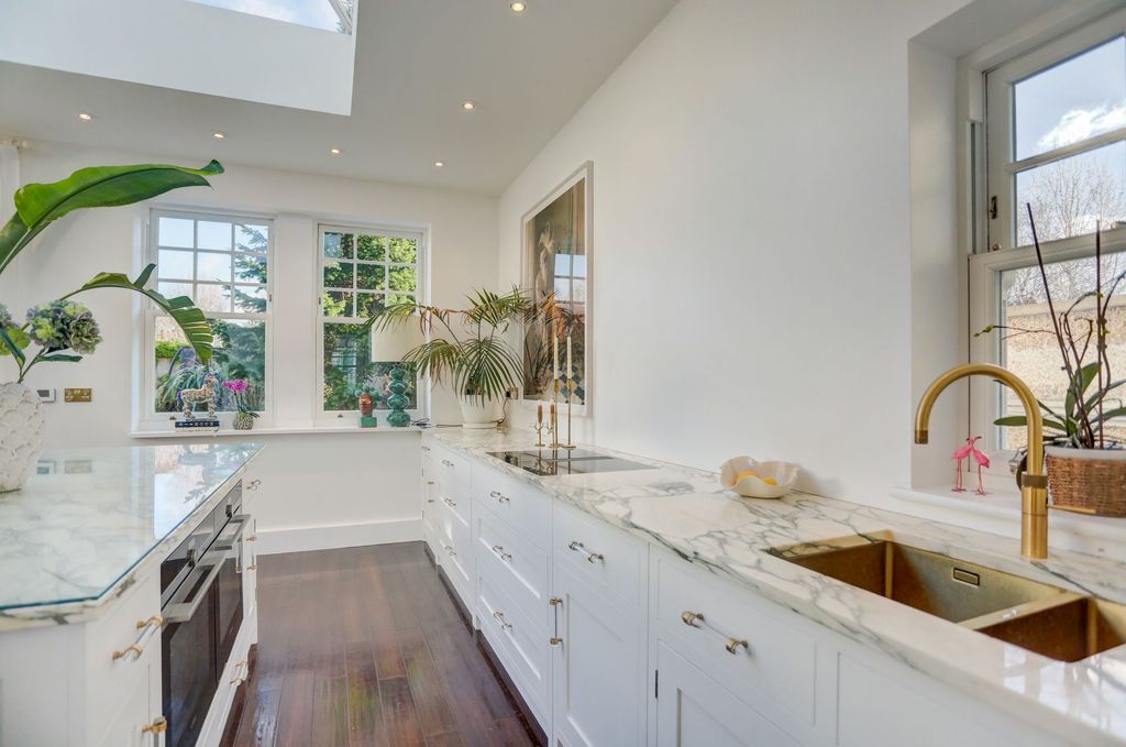 Additional image 3 of 6 bed detached house to rentShirley Drive, Hove BN3