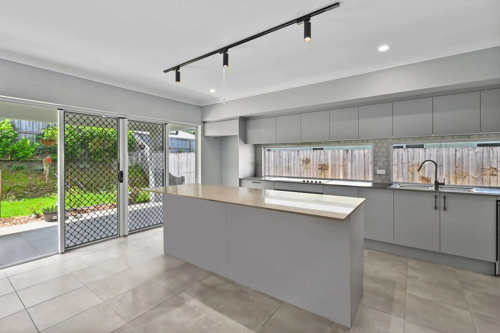 Additional image 3 of 48 HIGHFIELD CIRCUIT, Bentley Park QLD 4869