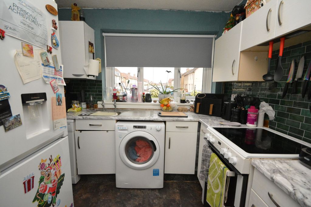 Additional image 3 of 2 bed flat for saleChisholm Place, Grangemouth FK3