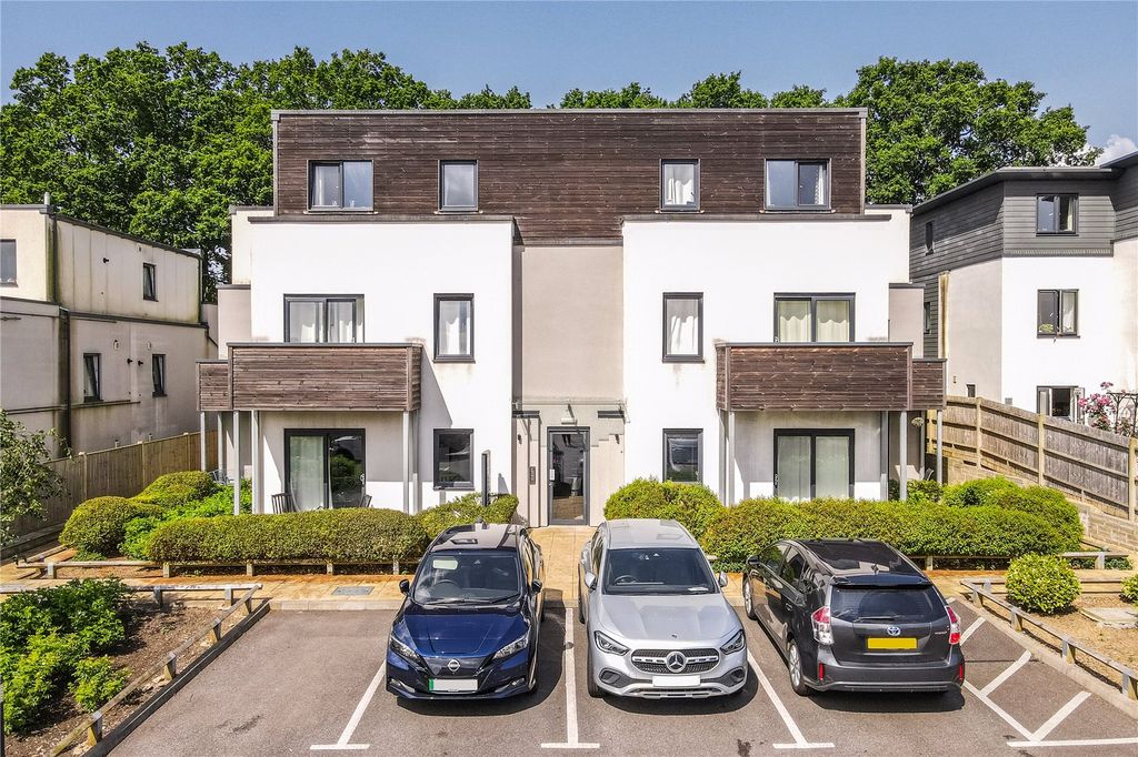 Additional image 14 of 2 bed flat to rentHelena Court, Burgess Hill, West Sussex RH15