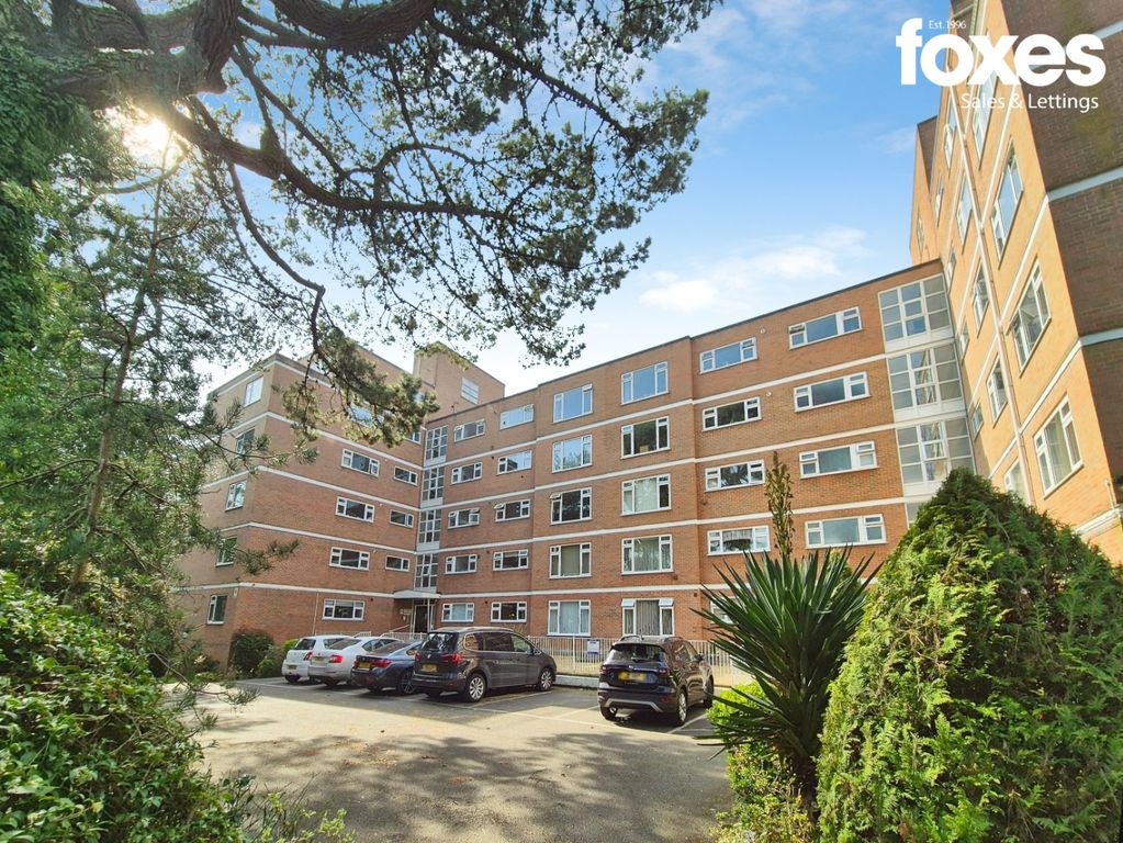 3 bed flat to rentDean Park Mansions, 27 Dean Park Road, Bournemouth, Dorset BH1