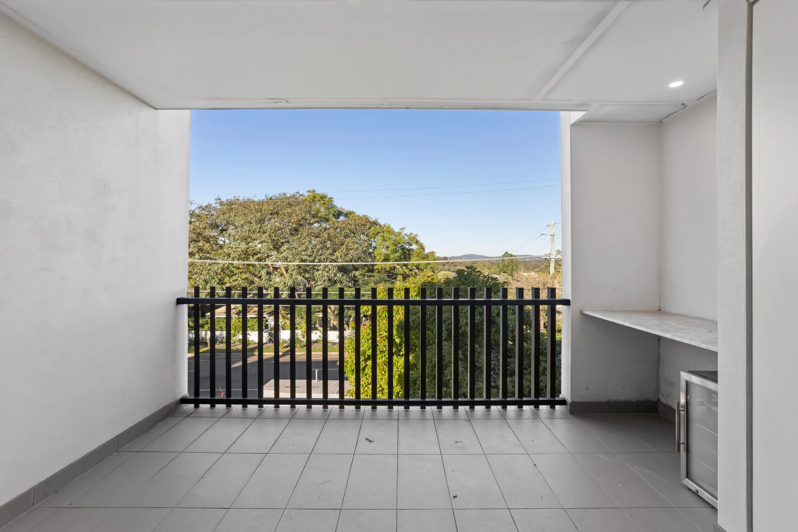 8/35 Clarence Road, Indooroopilly QLD 4068 photo 4