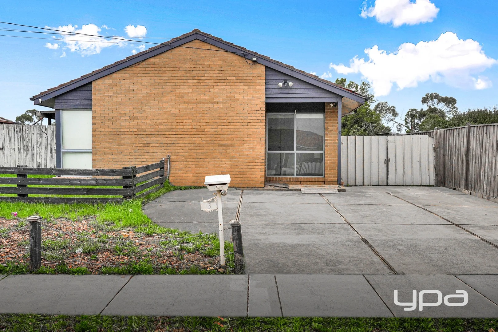 6 Malmsbury Drive, Meadow Heights VIC 3048
