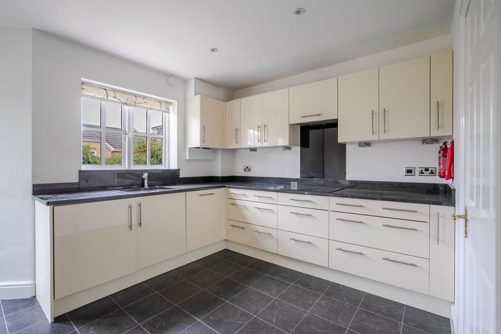 Additional image 2 of 3 bed semi-detached house to rentGuards Court, Sunningdale SL5