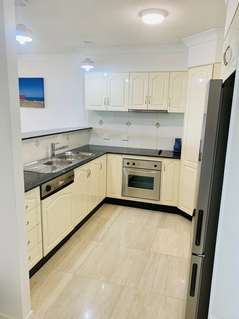 Additional image 10 of 5/94-98 Prince Edward Pde, Redcliffe QLD 4020