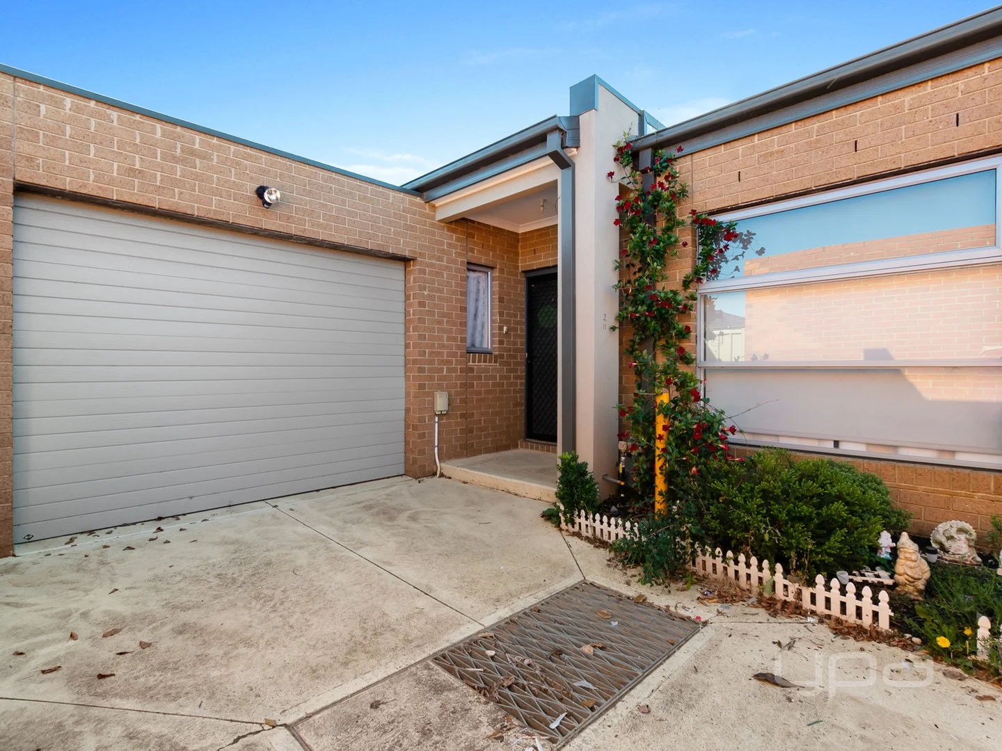 2/17 Lindsay Court, Melton VIC 3337