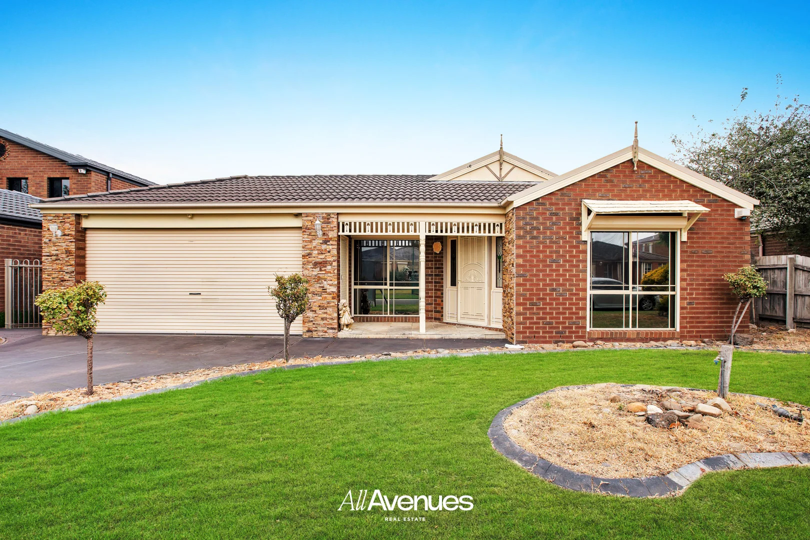 10 Kalastaire Grove, Berwick VIC 3806