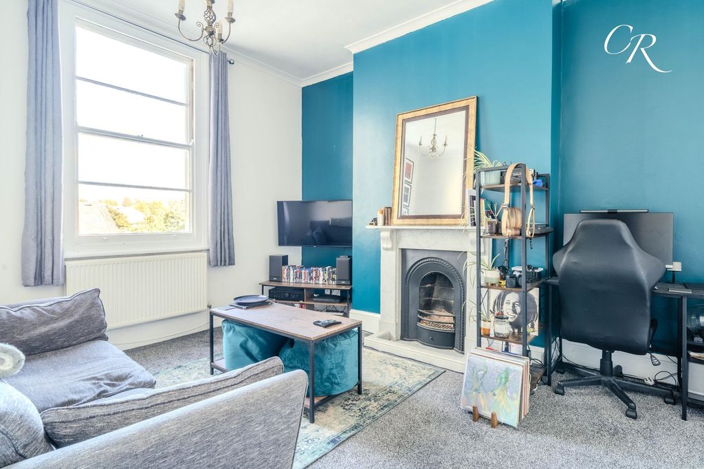 Additional image 2 of 1 bed flat for sale12 Sydenham Road North, Cheltenham GL52