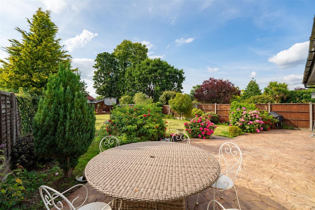 Additional image 26 of 5 bed detached house to rentWellesley Avenue, Iver SL0