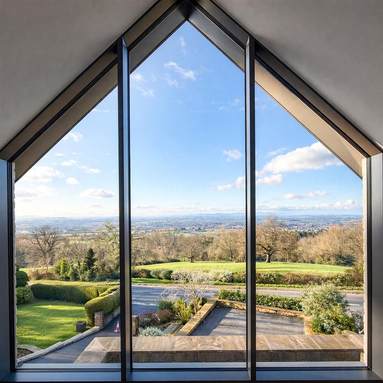 Additional image 18 of 4 bed detached house to rentCleeve Hill, Cheltenham GL52