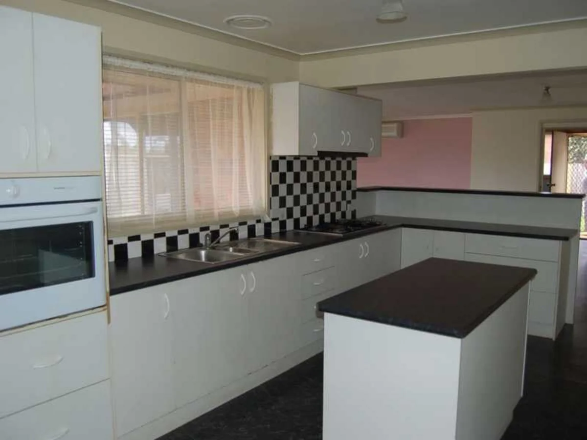 1 Cherry Court, Bacchus Marsh VIC 3340 photo 3