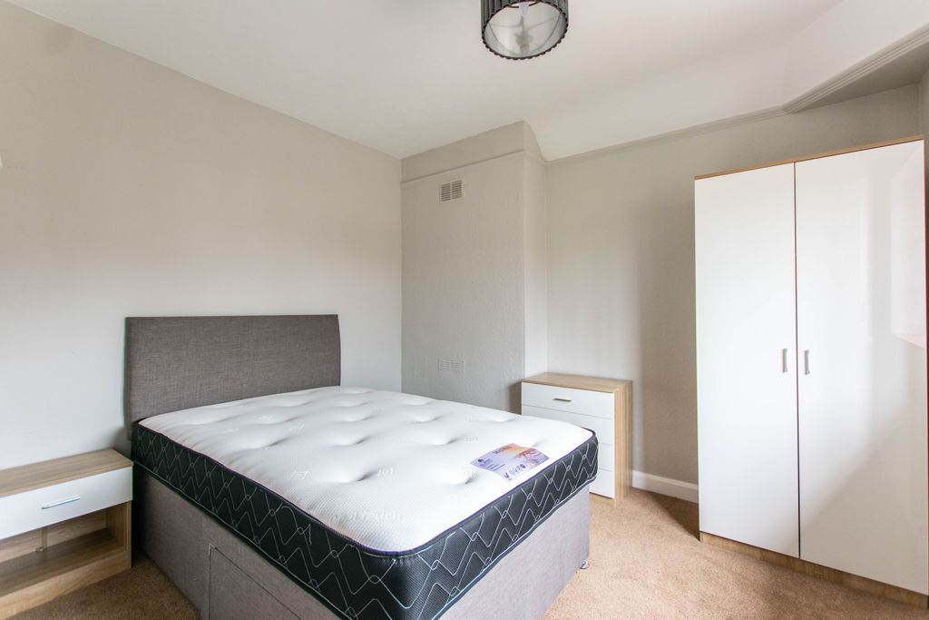 Additional image 8 of 4 bed semi-detached house to rentSt. Pauls Street South, Cheltenham GL50