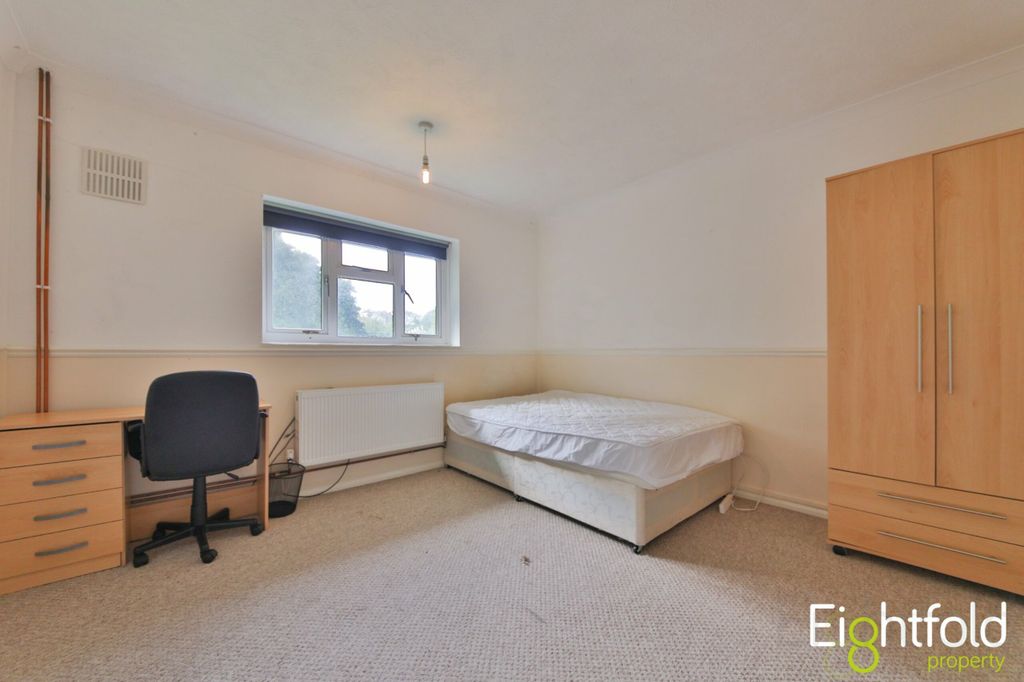 Additional image 2 of 4 bed flat to rentSouthmount, Brighton BN1