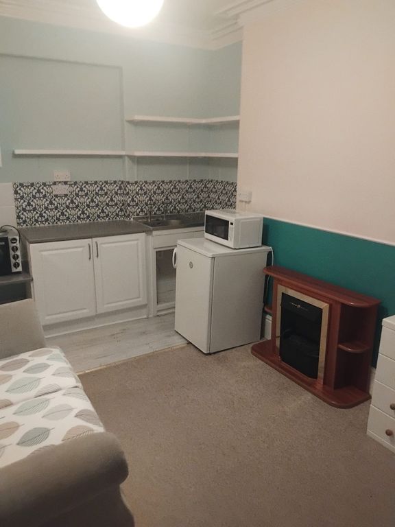 Additional image 5 of 1 bed flat to rentClifton Rd, Llandudno LL30