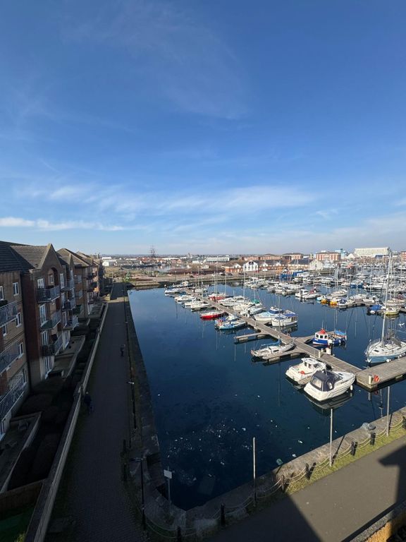 3 bed flat to rentQuayside, Hartlepool TS24 photo 3