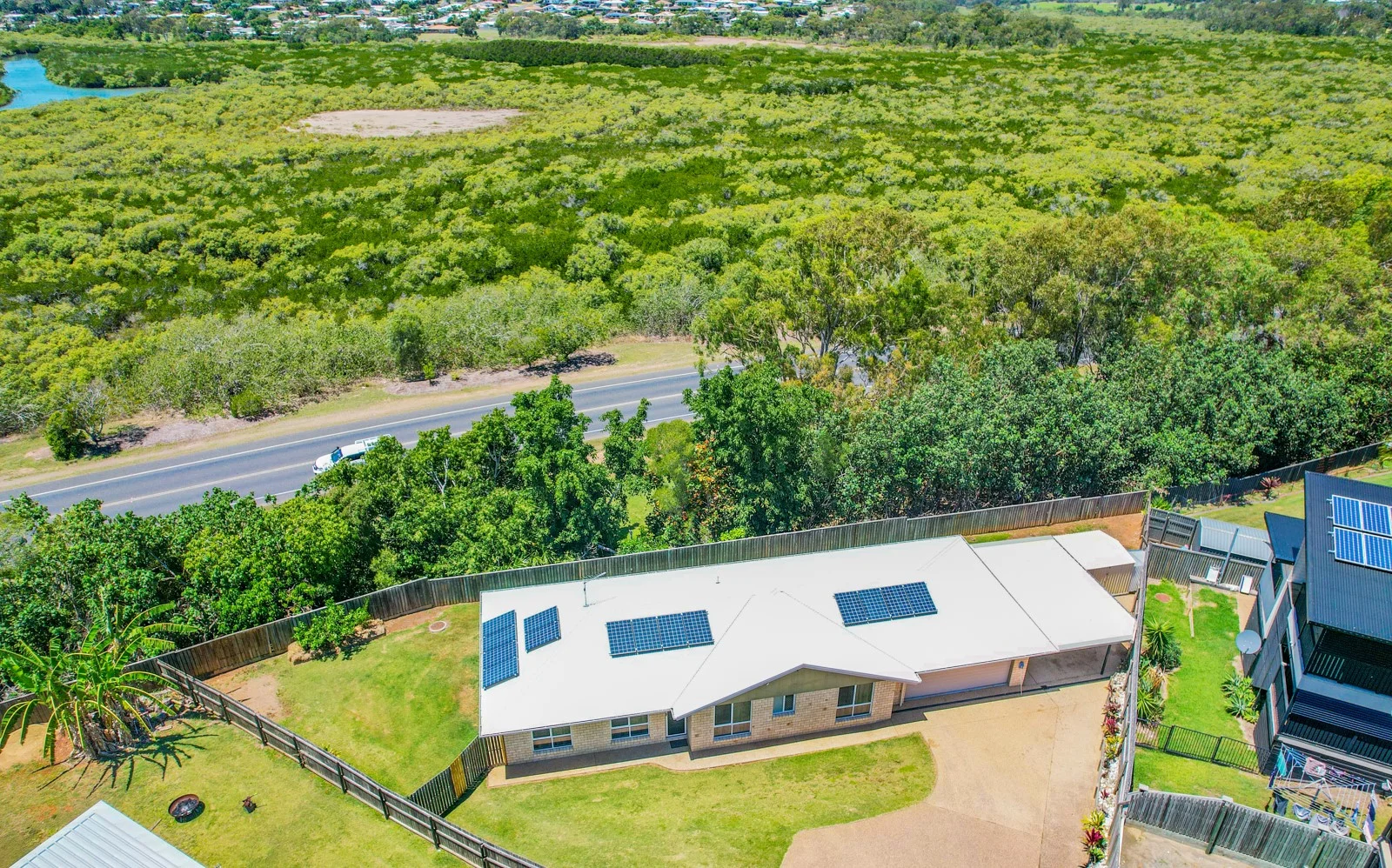 4 Grace Court, Yeppoon QLD 4703 photo 2