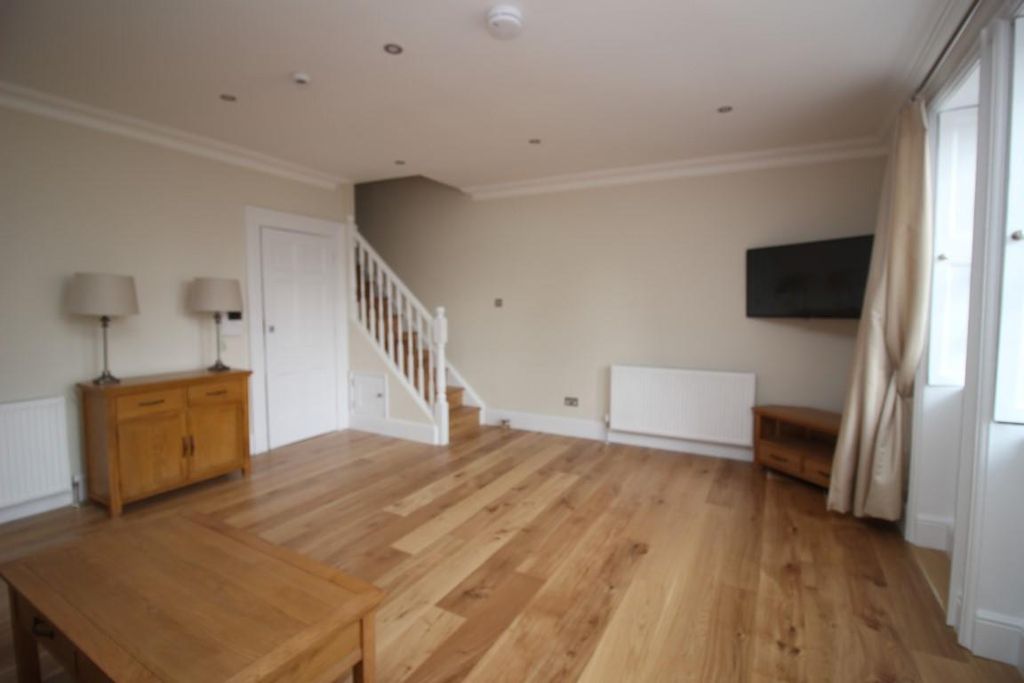 Additional image 2 of 3 bed maisonette to rentSt. James's Parade, Bath BA1