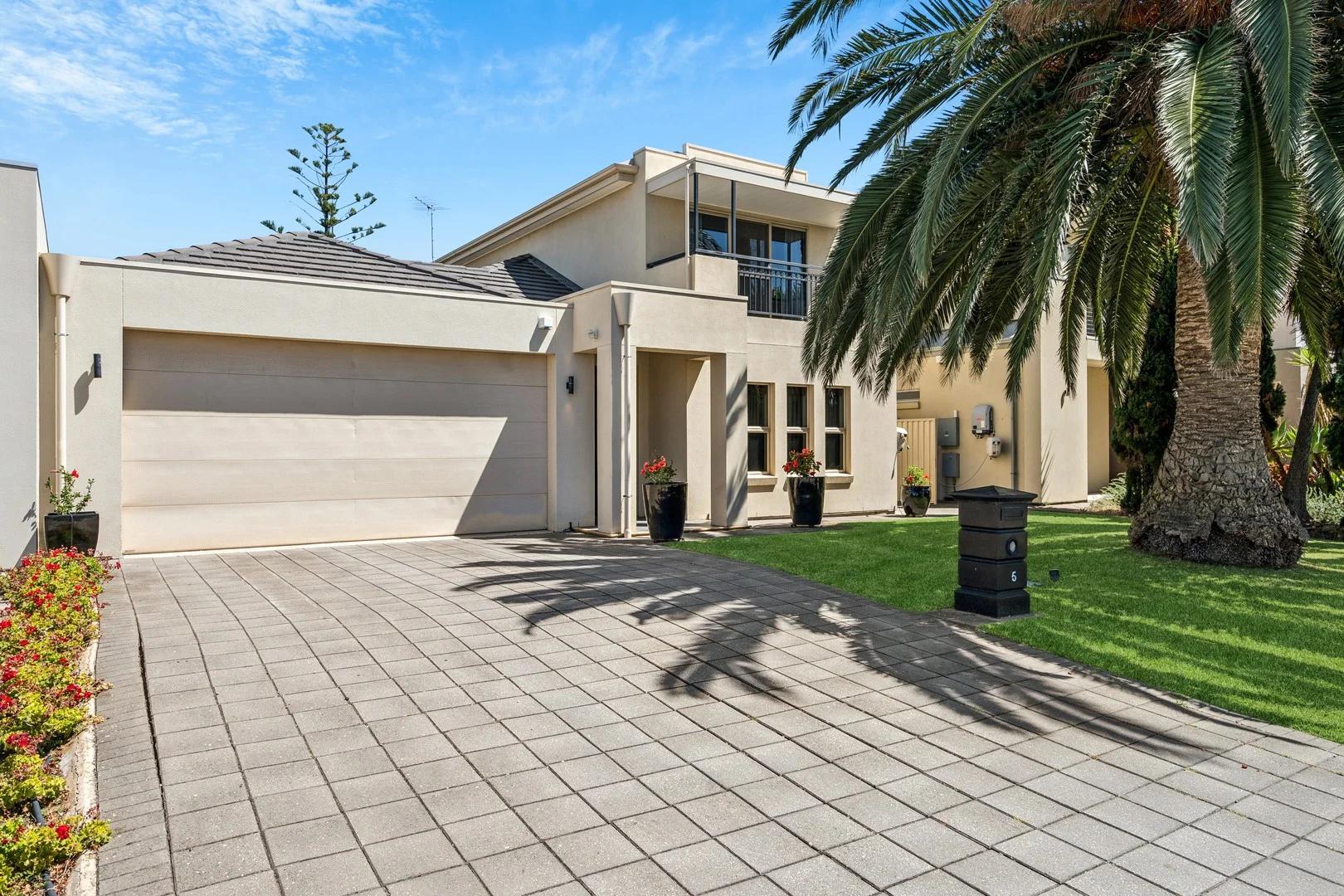 5 Bluelake Court, Tennyson SA 5022
