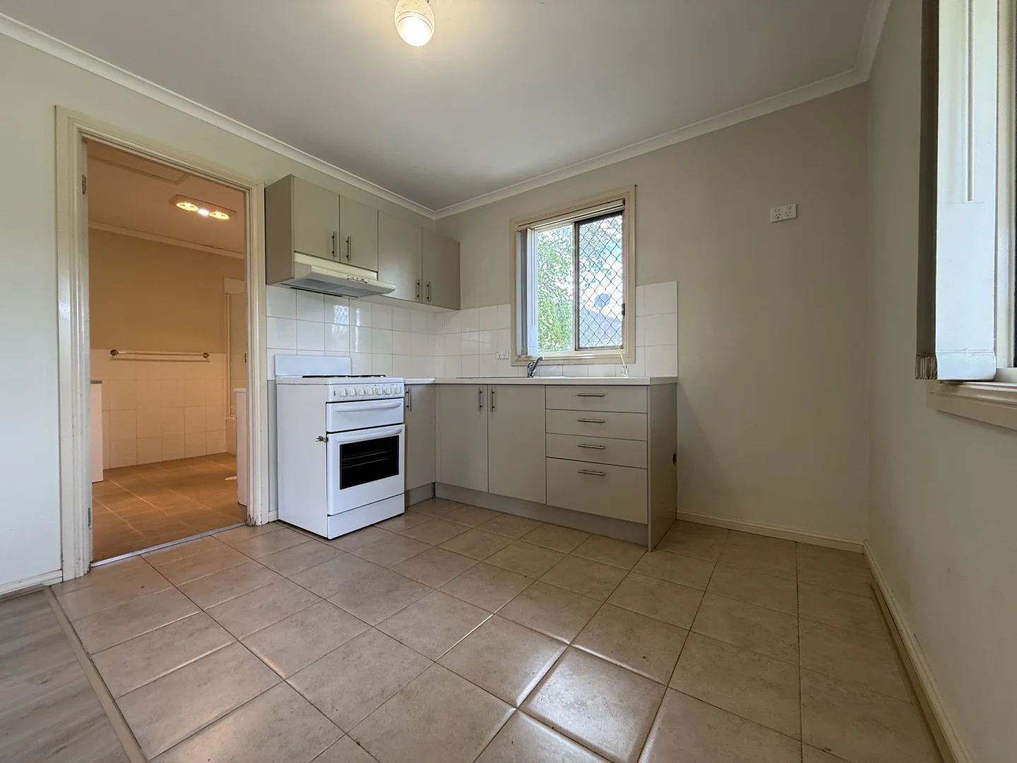 Additional image 3 of 59a Lillyvicks Crescent, Ambarvale NSW 2560