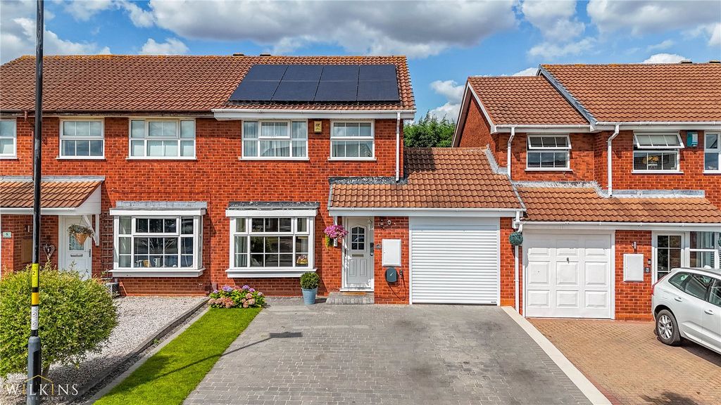 3 bed semi-detached house to rentSt. Simons Close, Sutton Coldfield, West Midlands B75