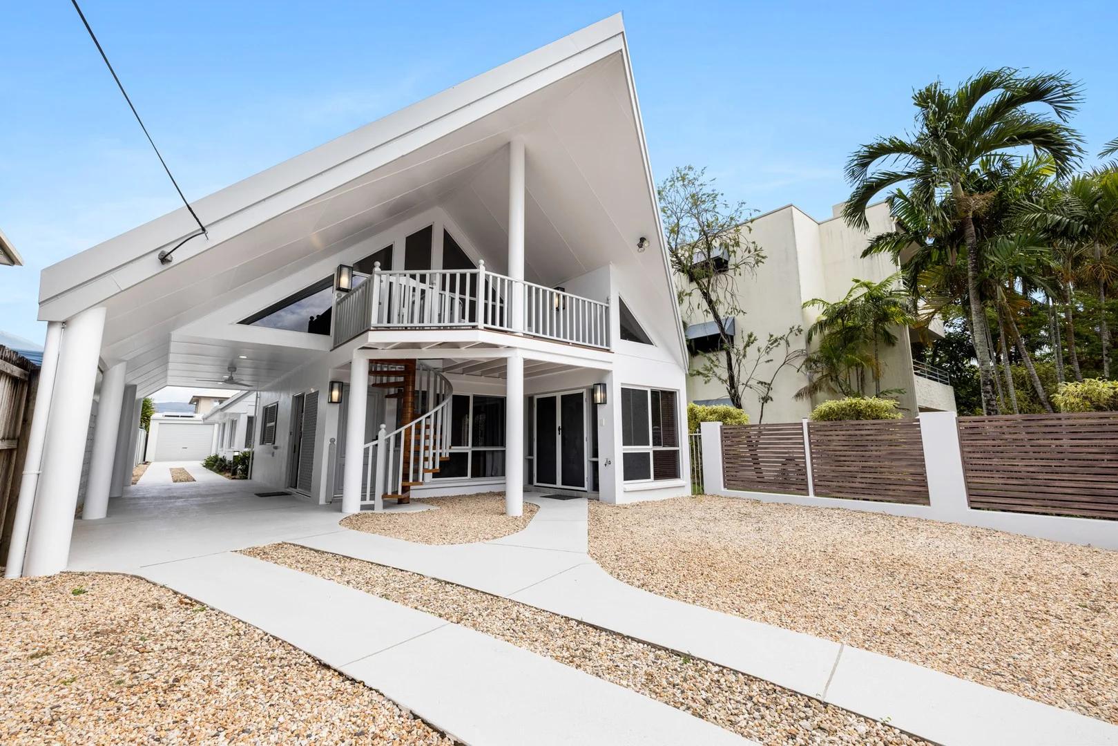 219 Lake Street, Cairns North QLD 4870