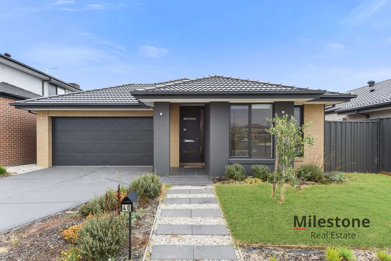 40 Bolshoi Boulevard, Clyde North VIC 3978