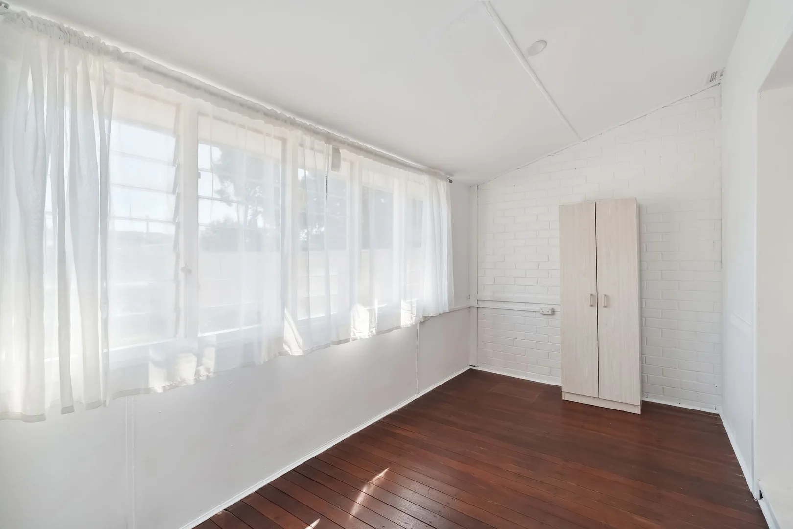 Additional image 11 of 298 Epsom Avenue, Cloverdale WA 6105