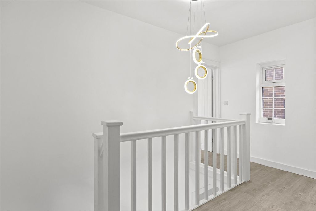 Additional image 8 of 4 bed semi-detached house to rentBrockenhurst Road, Ascot SL5