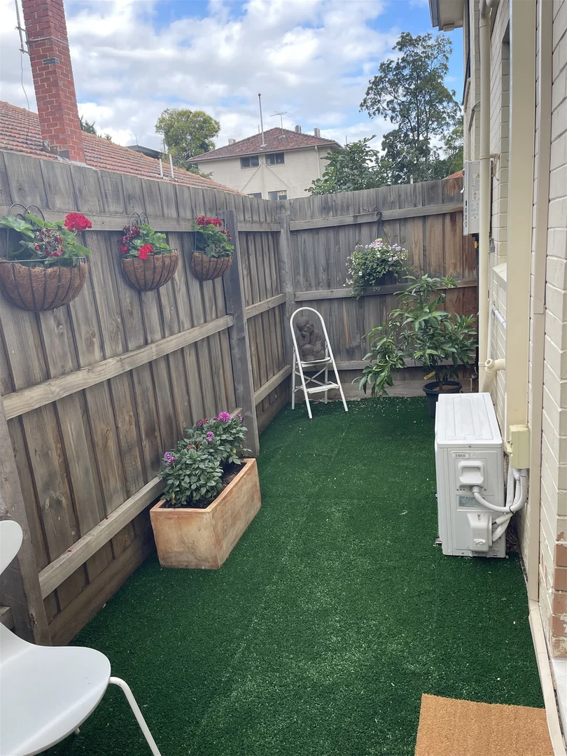 Additional image 8 of 2/33 Clarke St, Elwood VIC 3184